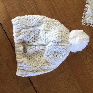 Columbia pom pom hat✨